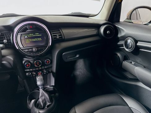 Used 2018 MINI Cooper 4-Door Hardtop FWD image 22