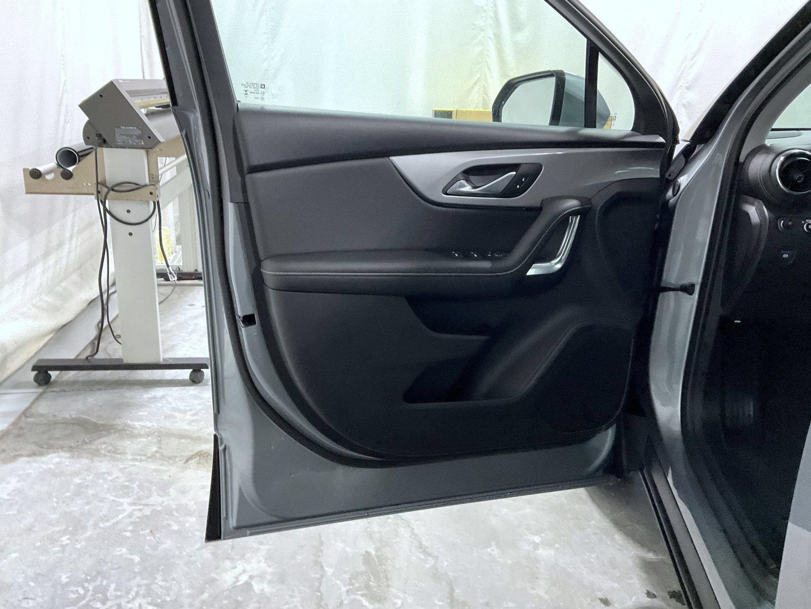 Used 2025 Chevrolet Blazer LT AWD/4WD image 9