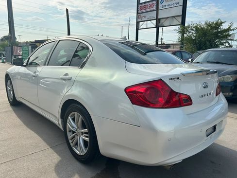Used 2011 INFINITI G37 Journey w/ Premium Pkg RWD image 3