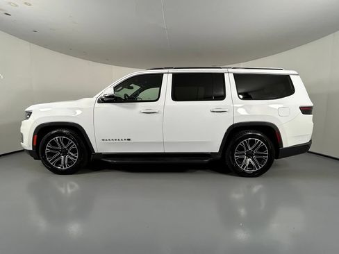 Used 2022 Jeep Wagoneer Series III w/ Rear Seat Video Group 1 AWD/4WD image 4
