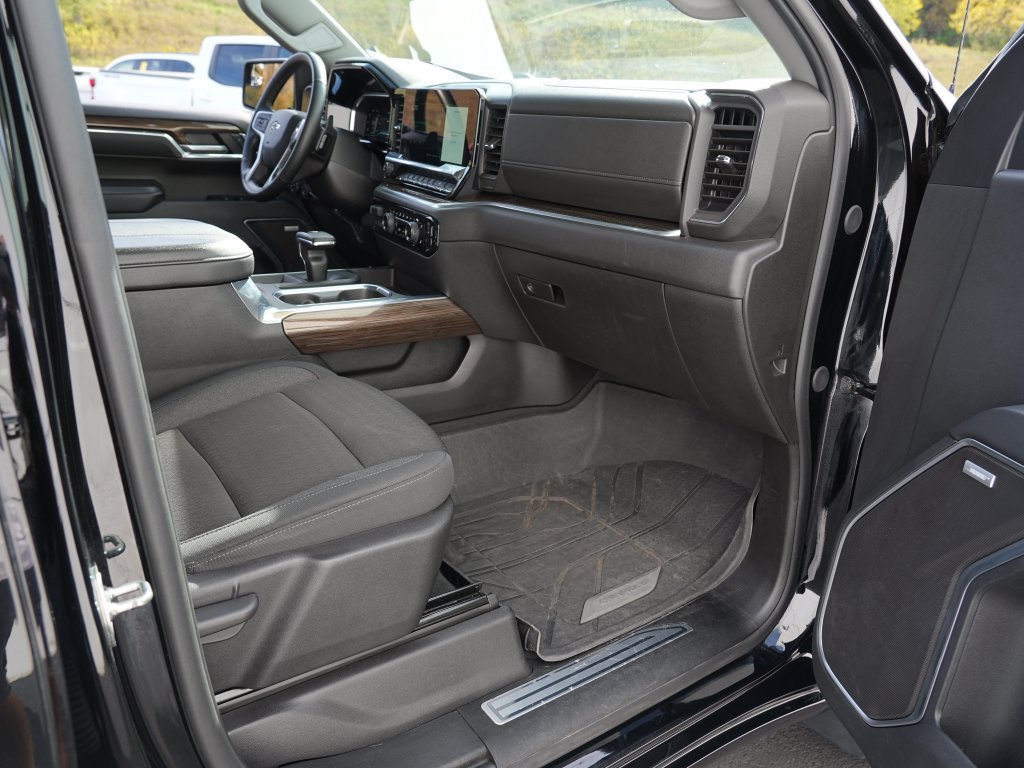 Used 2024 Chevrolet Silverado 1500 RST w/ Redline Edition AWD/4WD image 30