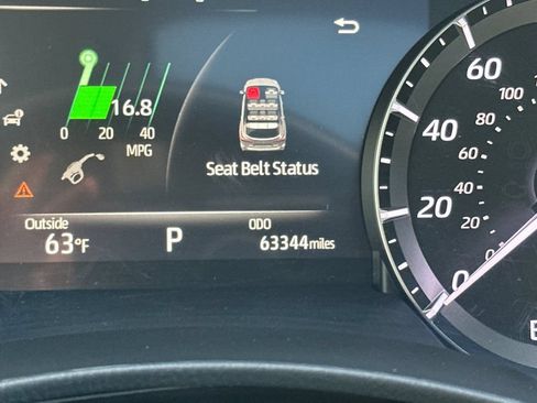 Used 2021 Toyota Highlander XLE FWD image 31