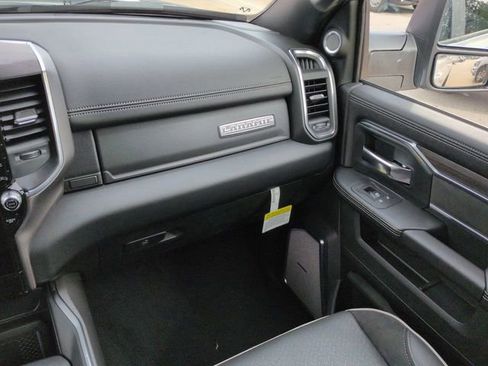 New 2026 RAM 2500 Laramie AWD/4WD image 17