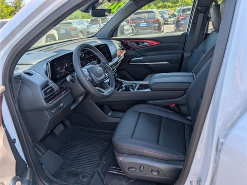 New 2026 Chevrolet Traverse Z71 w/ Driver Confidence Package AWD/4WD image 13