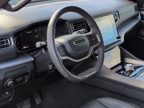 Used 2024 Jeep Wagoneer Series II AWD/4WD image 10