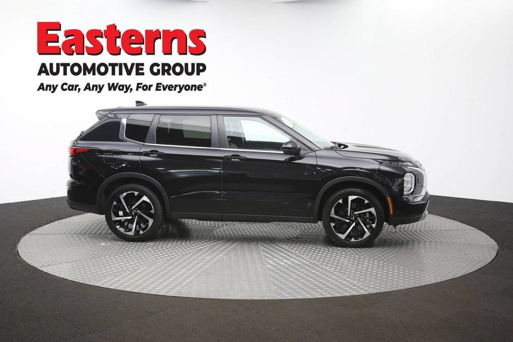 Used 2024 Mitsubishi Outlander SE AWD/4WD image 47