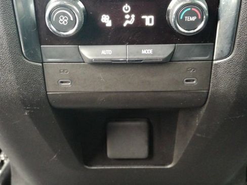 Used 2025 Chevrolet Tahoe LT image 30