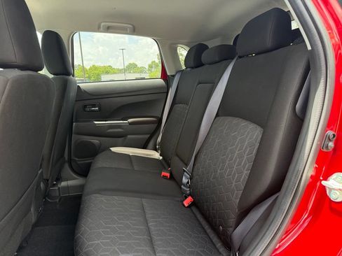 Used 2025 Mitsubishi Outlander Sport LE AWD/4WD image 27