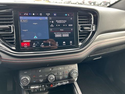 Used 2025 Dodge Durango GT image 8