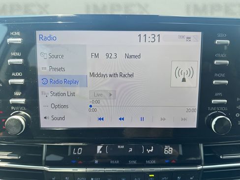 Used 2021 Toyota Sienna Platinum image 19