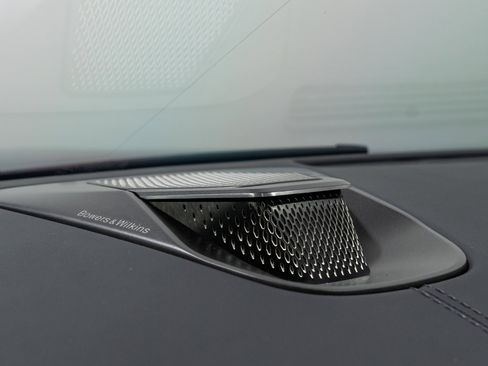 Used 2024 Aston Martin DB12 Convertible image 53