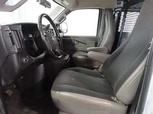 Used 2024 GMC Savana 2500 w/ Driver Convenience Package image 18