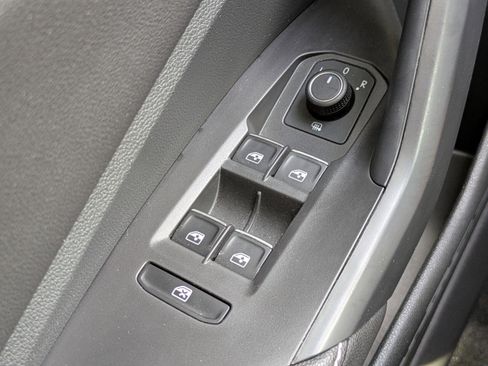 Certified 2023 Volkswagen Jetta SE image 20