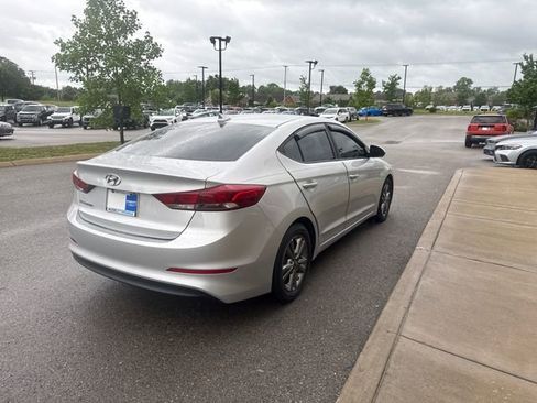 Used 2018 Hyundai Elantra Value Edition w/ Cargo Package FWD image 4