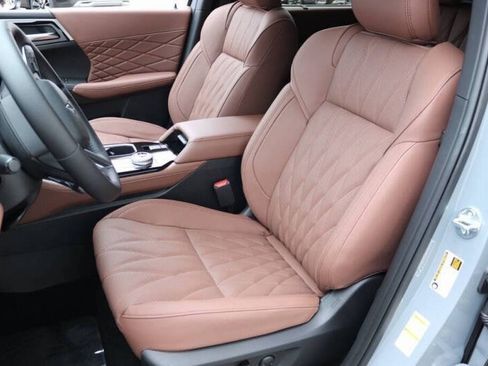 New 2025 Mitsubishi Outlander SEL image 5