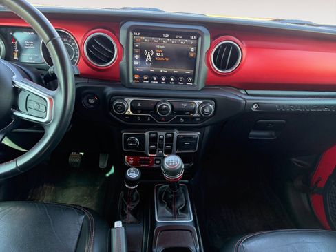 Used 2018 Jeep Wrangler Unlimited Rubicon image 11