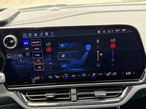 New 2026 Chevrolet Equinox EV RS w/ Convenience Package II AWD/4WD image 17