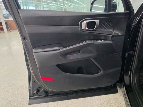 Used 2023 Kia Sorento LX FWD image 24