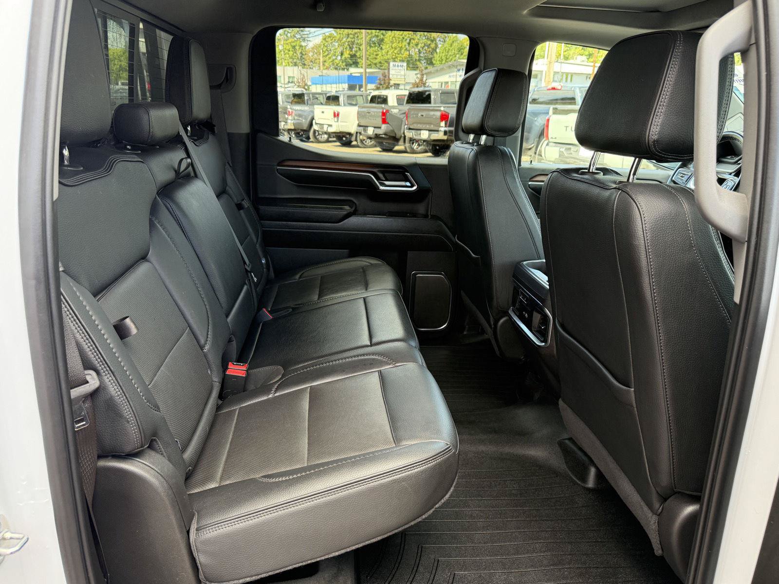 Used 2024 GMC Sierra 1500 Denali AWD/4WD image 23