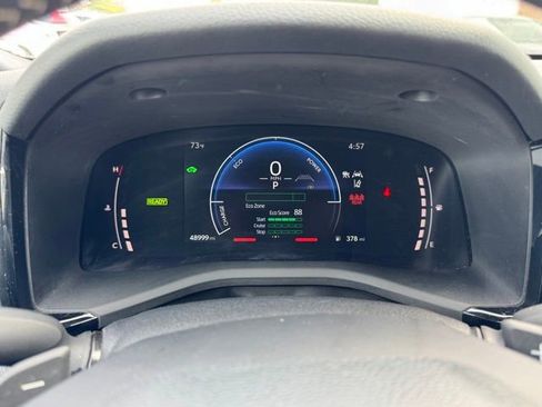 Used 2025 Toyota Camry SE image 11