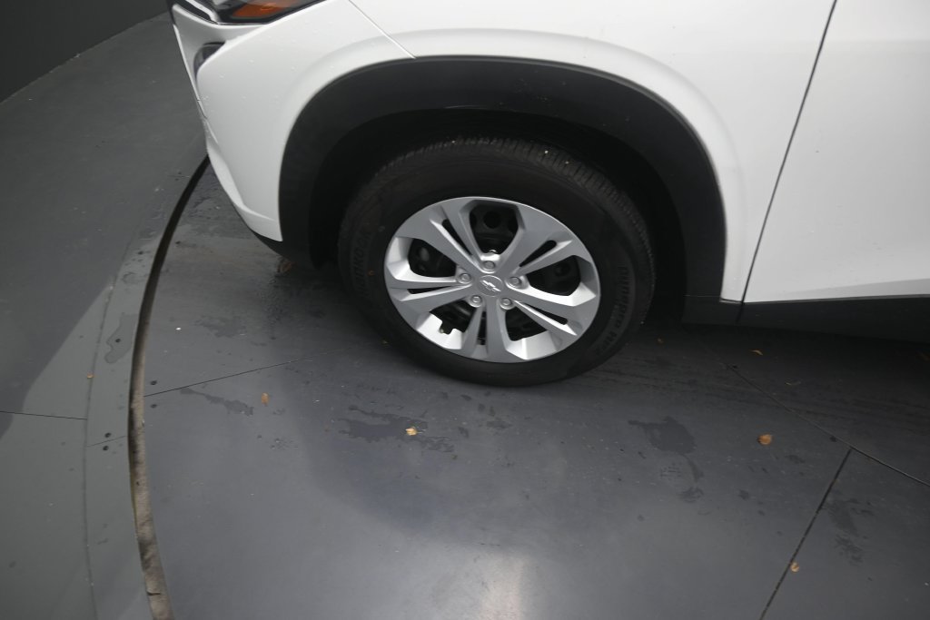 Used 2024 Chevrolet Trax LS FWD image 9