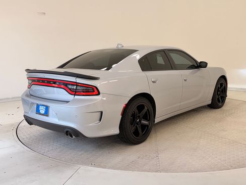 Used 2019 Dodge Charger R/T w/ Blacktop Package image 9