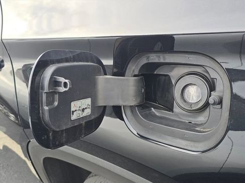 Certified 2023 Chevrolet Traverse LT image 22