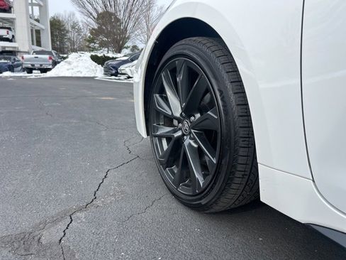 Used 2025 Toyota Corolla SE image 9