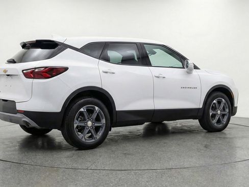 Used 2025 Chevrolet Blazer LT image 9