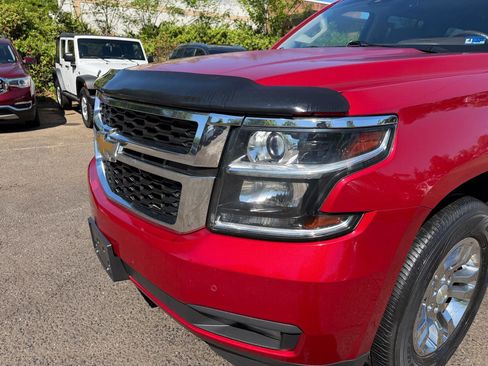 Used 2015 Chevrolet Suburban LT w/ Luxury Package AWD/4WD image 9