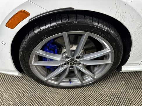 Used 2024 Volkswagen Golf R image 14