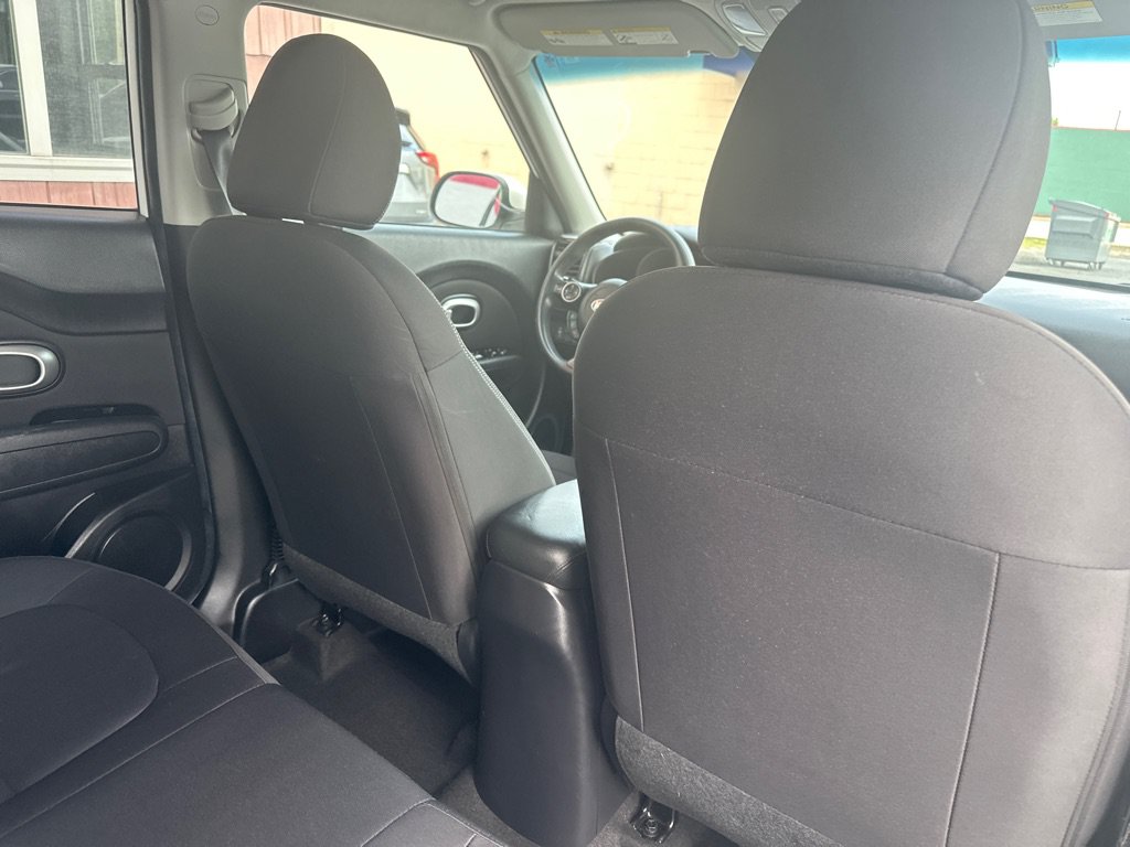 Used 2015 Kia Soul FWD image 12