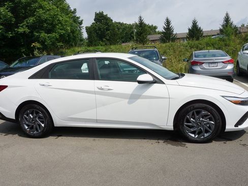 Used 2024 Hyundai Elantra SEL image 4