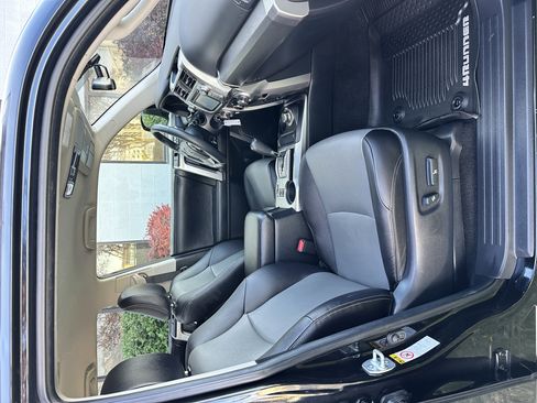 Used 2017 Toyota 4Runner SR5 Premium image 23