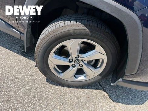 Used 2021 Toyota RAV4 Limited AWD/4WD image 37