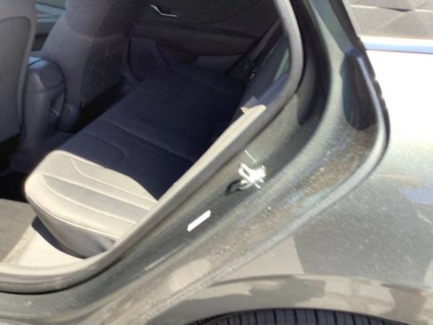 Used 2025 Hyundai Elantra SEL FWD image 27