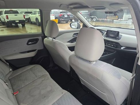 Used 2023 Nissan Rogue SV image 12