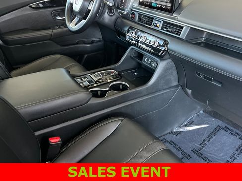 Used 2024 Honda Pilot Touring image 17