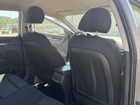 Used 2018 Hyundai Elantra SE w/ Cargo Package FWD image 23