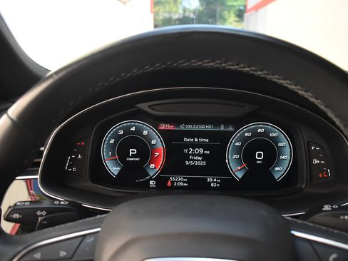 Used 2021 Audi Q8 Premium Plus w/ Premium Plus Package image 34