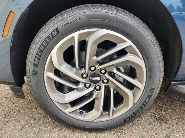 New 2026 Lincoln Nautilus Premier w/ Equipment Group 102A AWD/4WD image 17