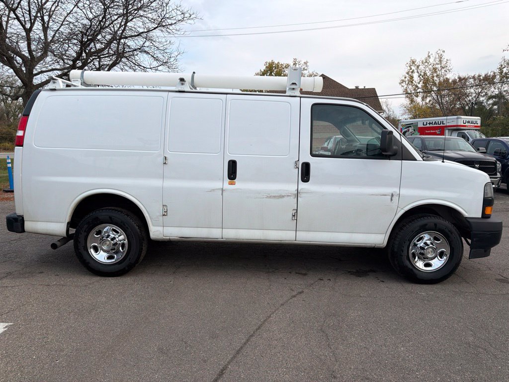 Used 2022 Chevrolet Express 2500 w/ Driver Convenience Package RWD image 4