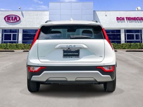 Certified 2023 Kia Niro EX FWD image 5