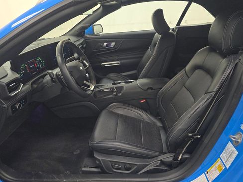 Used 2025 Ford Mustang GT Premium w/ GT Performance Package RWD image 7