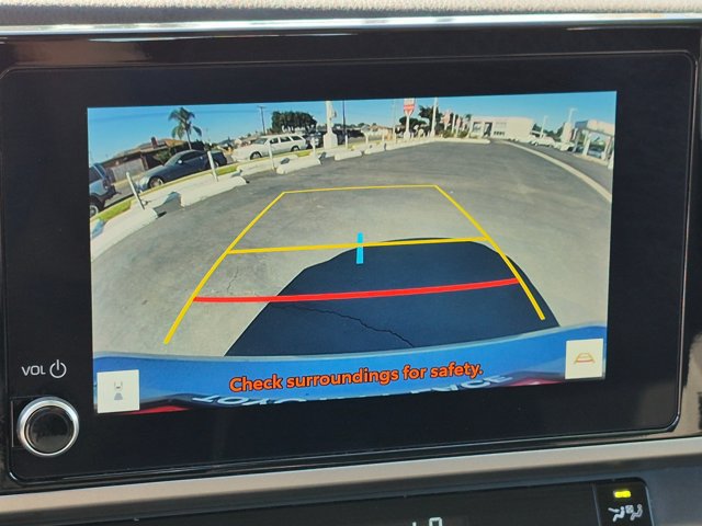Used 2025 Toyota Camry LE FWD image 22