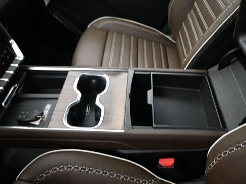 New 2026 GMC Acadia Denali Ultimate w/ LPO, Floor Liner Package image 19