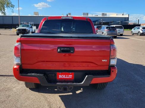 Used 2020 Toyota Tacoma Limited RWD image 10