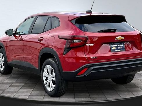 New 2026 Chevrolet Trax LS w/ LS Convenience Package FWD image 3