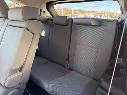 Used 2022 Toyota Highlander LE image 24