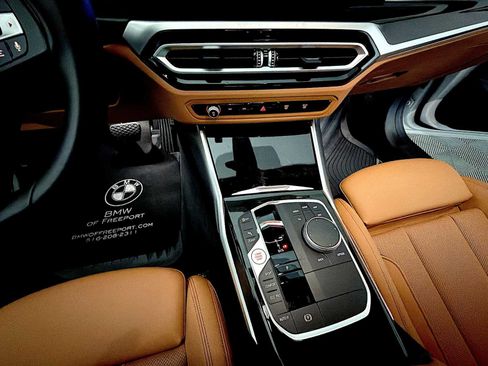 Used 2024 BMW 330i xDrive Sedan w/ Premium Package AWD/4WD image 18